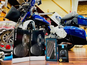 ハーレー　スピーカー交換　オーディオカスタム　ブルーツース　Bluetooth ワイヤレス　スマホ　iPhone 大音量　ホットワイヤード　ロックフォード　JL AUDIO