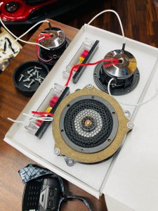 bmw mini スピーカー交換 ツイーター ウーハー デッドニング F60 F56 F54 Audible Physics Mercury Car Audio 名古屋　カーオーディオ専門店　ホットワイヤード