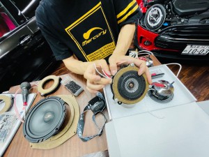 bmw mini スピーカー交換 ツイーター ウーハー デッドニング F60 F56 F54 Audible Physics Mercury Car Audio 名古屋　カーオーディオ専門店　ホットワイヤード