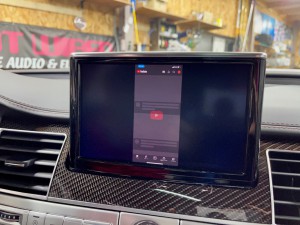 アウディ Audi A8 S8 ワイヤレス　Apple CarPlay カープレイ　後付け　インターフェース　Android Auto ミラーリング　Youtube　