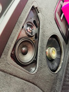 BMW ハーマンカードン　HARMAN 純正スピーカー交換　センタースピーカー　リアスピーカー　純正マルチ　2WAYセパレート　ツイーター B&W B&O FOCAL 音質向上　アップグレード