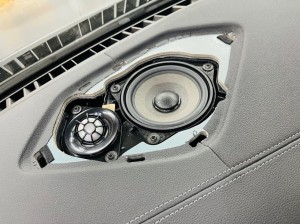 BMW ハーマンカードン　HARMAN 純正スピーカー交換　センタースピーカー　リアスピーカー　純正マルチ　2WAYセパレート　ツイーター B&W B&O FOCAL 音質向上　アップグレード