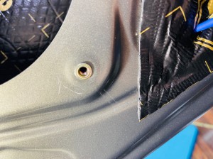 トヨタ　インナーバッフル　ハイラックス　リベット　ナット　ボルト　ナッター　リベッター　スピーカー交換　ツイーター　デッドニング　HOT WIRED
