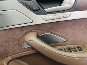 アウディ AUDI BANG & OLUFSEN バングアンドオルフセン　スピーカー交換　音質向上　ツイーター　スコーカー　ウーハー　後付け　ワイヤレス　CarPlay カープレイ　カーオーディオ　純正ナビ MMI MMI2
