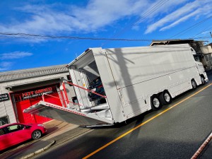 積載車　陸送　箱車　キャリアカー　カーオーディオ　名古屋　専門店　BMW ALPINA B5 並行輸入　並行車　純正ナビ　日本語　日本語化　コーディング　マップコンバージョン　日本語地図　インストール　CarPlay カープレイ　ミラーリング　ワイヤレス　スピーカー交換
