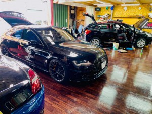 名古屋　カーオーディオ専門店　HOT WIRED ホットワイヤード　スピーカー交換　CarPlay ワイヤレス　アウディ　カングー　シトロエン　DS3 DS5 A7 BUELL KANGOO2 S1000RR BMW コーディング