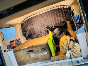 間仕切りカーテン リアカーテン 車中泊 エアコン 仮眠 カーテン ハマー H2 HUMMER キャンピングカー　キャンパー　カーテンレール　カーゴスライド　ラゲッジオーガナイザー　ドロアー　ステルスキャンパー