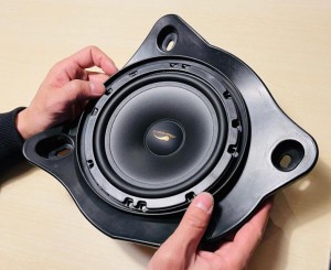 W205 サブウーハー　純正位置　運転席側　助手席側　足元　トランク　ウーハー取付キット　ベンツ　Cクラス　Mercury Car Audio