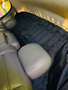 間仕切りカーテン リアカーテン 車中泊 エアコン 仮眠 カーテン ハマー H2 HUMMER キャンピングカー　キャンパー　カーテンレール