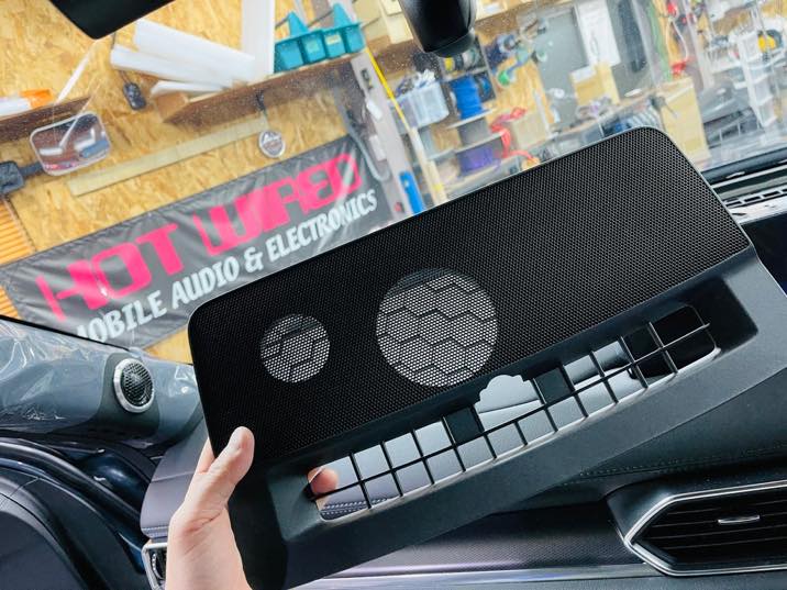 新型CX-8 マツダ純正BOSEのセンタースピーカー交換の方法／BOSEサウンドの2センタースピーカーのアップグレードについて