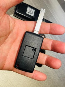 シトロエン　プジョー　C3 C4 308 キーレス　リモコン　ケース　交換　キーブレード　キーカット　スペアキー　リモコンケース　イモビ