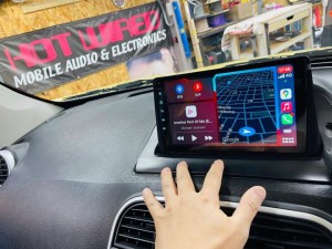 カングー　ナビ交換　カーナビ　カープレイ　CarPlay アンドロイド　10インチ　9インチ　KANGOO カーオーディオ 