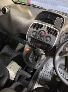 kangoo カングー　純正ナビ　ナビ交換　ナビ取付　cdプレーヤー　カーナビ　アンドロイドナビ　CarPlay HOT WIRED