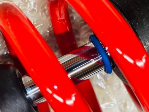 BUELL サスペンション リアサス　リアショック　オーリンズ　スプリング　シングルレート　等巻き　バネレート　スプリングレート　柔らかいバネ　柔らかいスプリング　路面　追随　乗り心地　グリップ　サーキット　一人乗り　サス　セッティング　ワンオフ  BUELL ビューエル　HOT WIRED ホットワイヤード