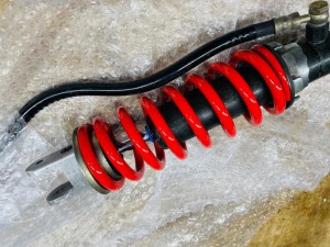 BUELL サスペンション リアサス　リアショック　オーリンズ　スプリング　シングルレート　等巻き　バネレート　スプリングレート　柔らかいバネ　柔らかいスプリング　路面　追随　乗り心地　グリップ　サーキット　一人乗り　サス　セッティング　ワンオフ  BUELL ビューエル　HOT WIRED ホットワイヤード