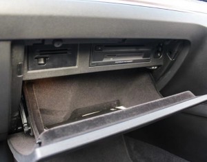 フォルクスワーゲン　後付け　カープレイ　Apple CarPlay ワイヤレス　Android Auto ミラーリング　AirPlay Youtube USB グーグルマップ　GOOGLE AMAZON 3G MIB WV パサート　ゴルフ　PASSART GOLF トアレグ　インターフェース　モジュール