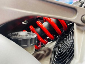 BUELL サスペンション リアサス　リアショック　オーリンズ　スプリング　シングルレート　等巻き　バネレート　スプリングレート　柔らかいバネ　柔らかいスプリング　路面　追随　乗り心地　グリップ　サーキット　一人乗り　サス　セッティング　ワンオフ  BUELL ビューエル　HOT WIRED ホットワイヤード