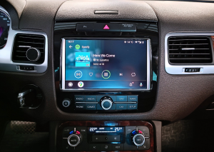 フォルクスワーゲン　後付け　カープレイ　Apple CarPlay ワイヤレス　Android Auto ミラーリング　AirPlay Youtube USB グーグルマップ　GOOGLE AMAZON 3G MIB WV パサート　ゴルフ　PASSART GOLF トアレグ　インターフェース　モジュール