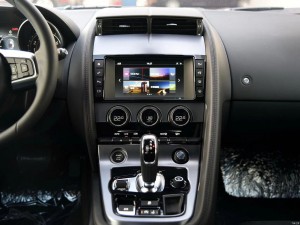 Range Rover Land 7インチ Harman　後付けCarPlay　8インチ　純正ナビ　CarPlay カープレイ　ワイヤレス　ミラーリング Android Auto