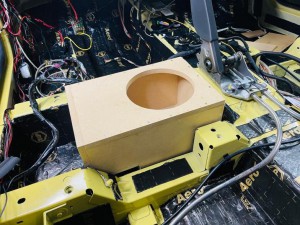 ワンオフ　ウーハーボックス　カングー　ロックフォード　8インチ　シート下 ROCKFORD KANGOO デッドニング　BOX ボックス製作