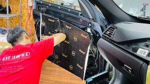 BMW スピーカー交換　ツイーター交換　ウーハー交換　ドアスピーカー　デッドニング　ハーマンカードン　マークレビンソン　Audible Physics Mercury Car Audio ホットワイヤード　BMW純正ナビ　音質向上　CarPlay ワイヤレス　静音　処理　防振　防音　断熱