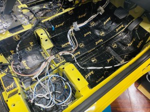 デッドニング　ルーフ　フロアー　断熱　防音　遮熱　防振　吸音材　断熱材　車　カングー　エアコン　カーオーディオ　名古屋