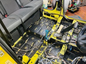 デッドニング　ルーフ　フロアー　断熱　防音　遮熱　防振　吸音材　断熱材　車　カングー　エアコン　カーオーディオ　名古屋