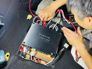 カングー　スピーカー交換　ドアスピーカー  ツイーター　オーディオ　CarPlay ナビ交換　ナビ　取付　デッドニング　カープレイ　KANGOO ルノー　Mercury  HOT WIRED