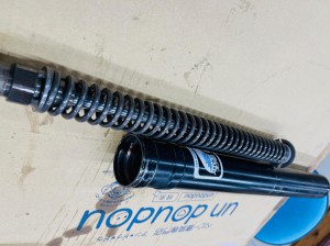 buell ビューエル　サイクロン m2 x1 xb12 xb9 s2 フロントフォーク　フォークオイル　フォークシール　オーバーホール　オイル交換　名古屋　ホットワイヤード