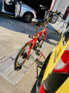 カングー　ヒッチ　トレーラー　ヒッチマウント　2インチ 50ミリ　自転車キャリア　カーゴ　キャリア　ラック　ボート　キャンプ　名古屋　HOT WIRED kangoo ルノー