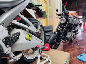 buell ビューエル　サイクロン m2 x1 xb12 xb9 s2 フロントフォーク　フォークオイル　フォークシール　オーバーホール　オイル交換　名古屋　ホットワイヤード
