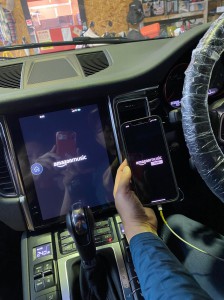 マカン　ナビ　カーナビ　交換　2din クラリオン　アンドロイド　大型モニター　テスラナビ　テスロイド  Android Auto CarPlay カープレイ　ミラーリング　iPhone Bluetooth HOT WIRED macan ポルシェ　カイエン　パラメーラ　アンドロイドOS アマゾン　ミュージック　アップル