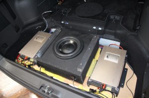 HOT WIRED お客様車両　優勝車両　コンテスト　カーオーディオ　名古屋　試聴会　デモカー　ハイレゾ　ハイエンド　マーキュリー　オーディブルフィジックス　HELXI DSP8.4HD プロセッサー　グランドゼロ　サブウーハー　M420 M800