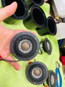 スピーカー交換 ドアスピーカー　ツイーター　ベンツ　アウディ　BMW ポルシェ　ヨーロッパ車　ホットワイヤード　HOT WIRED Audible Physics RAM2 音質向上　スピーカーセット　車種別スピーカー W205 W206 W222 W223 W213