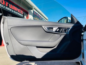 ジャガー MERIDIAN JAGURE メリディアン　スピーカー交換　ツイーター　音質向上　カーオーディオマ　CarPlay パワーアンプ