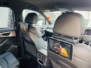 アウディ　Audi Q7 Q3 Q5 Q6 Q9 ヘッドレストモニター　リアエンターテーメント　リアモニター　フリップダウン　モニター追加　CarPlay DVD Netflix アマゾン　プライム　カーオーディオ  スピーカー交換　名古屋　ホットワイヤード　アウディ