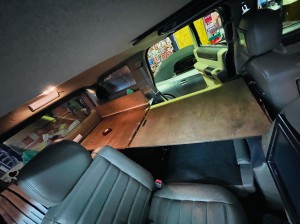 hummer h2 ハマー　キャンパー　ステルス　キャンプ　車中泊　ベッド　荷室　トランク　カーゴ　荷物　オートキャンプ　キャンパーキット製作　ステルスキャンパー　ホットワイヤード　名古屋　suv ピックアップトラック　ミニバン　ワゴン