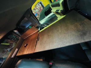 hummer h2 ハマー　キャンパー　ステルス　キャンプ　車中泊　ベッド　荷室　トランク　カーゴ　荷物　オートキャンプ　キャンパーキット製作　ステルスキャンパー　ホットワイヤード　名古屋　suv ピックアップトラック　ミニバン　ワゴン