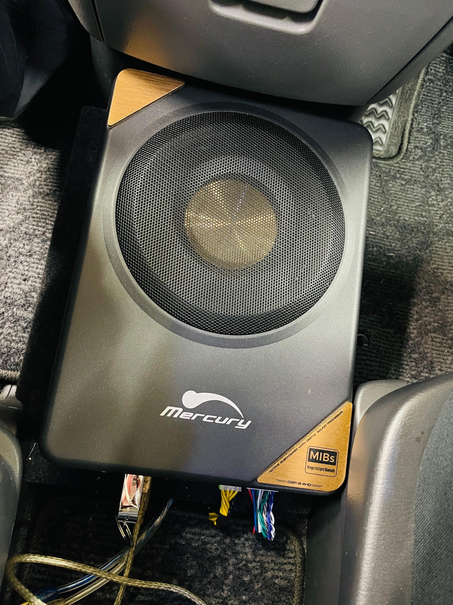 DSP内蔵＆アンプ内蔵の8インチパワードウーハーとドアのアウターバッフル製作のご紹介