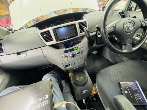 ノア　アウターバッフル　スピーカー交換　ツイーター　位相　イコライザー　音調整 dsp Mercury Car Audio c62 dsp8.4hd dsp内蔵　パワードウーハー アンプ内蔵　オールインワン　アウター製作　埋込　rta フェイズ　プラリティー　チェッカー　HOT WIRED 名古屋