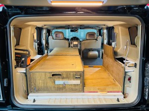 hummer h2 ハマー　キャンパー　ステルス　キャンプ　車中泊　ベッド　荷室　トランク　カーゴ　荷物　オートキャンプ　キャンパーキット製作　ステルスキャンパー　ホットワイヤード　名古屋　suv ピックアップトラック　ミニバン　ワゴン