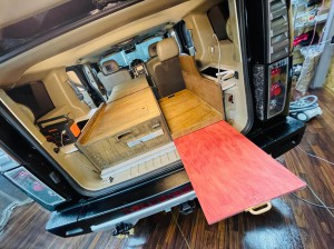 hummer h2 ハマー　キャンパー　ステルス　キャンプ　車中泊　ベッド　荷室　トランク　カーゴ　荷物　オートキャンプ　キャンパーキット製作　ステルスキャンパー　ホットワイヤード　名古屋　suv ピックアップトラック　ミニバン　ワゴン