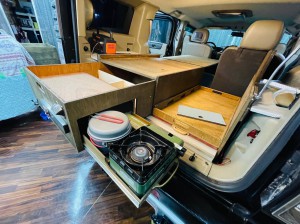 hummer h2 ハマー　キャンパー　ステルス　キャンプ　車中泊　ベッド　荷室　トランク　カーゴ　荷物　オートキャンプ　キャンパーキット製作　ステルスキャンパー　ホットワイヤード　名古屋　suv ピックアップトラック　ミニバン　ワゴン