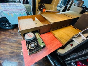 hummer h2 ハマー　キャンパー　ステルス　キャンプ　車中泊　ベッド　荷室　トランク　カーゴ　荷物　オートキャンプ　キャンパーキット製作　ステルスキャンパー　ホットワイヤード　名古屋　suv ピックアップトラック　ミニバン　ワゴン