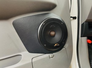 ノア　アウターバッフル　スピーカー交換　ツイーター　位相　イコライザー　音調整 dsp Mercury Car Audio c62 dsp8.4hd dsp内蔵　パワードウーハー アンプ内蔵　オールインワン　アウター製作　埋込　rta フェイズ　プラリティー　チェッカー　HOT WIRED 名古屋　レザー仕上げ