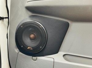 ノア　アウターバッフル　スピーカー交換　ツイーター　位相　イコライザー　音調整 dsp Mercury Car Audio c62 dsp8.4hd dsp内蔵　パワードウーハー アンプ内蔵　オールインワン　アウター製作　埋込　rta フェイズ　プラリティー　チェッカー　HOT WIRED 名古屋　レザー仕上げ　アウター