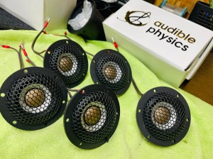 マツダ純正BOSE ボーズサウンド  スピーカー交換 センタースピーカー　ツイーター　音質向上　ホットワイヤード　名古屋　Audible Physics RAM2 フルレンジスピーカー　ワイドレンジ