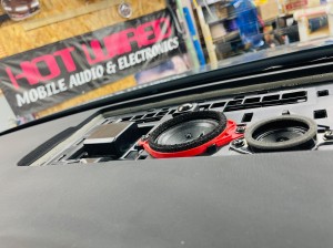 マツダ純正BOSE ボーズサウンド  スピーカー交換 センタースピーカー　ツイーター　音質向上　ホットワイヤード　名古屋　Audible Physics RAM2 フルレンジスピーカー　ワイドレンジ