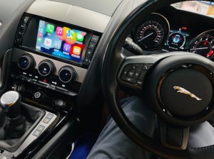 ジャガー　後付けCarPlay カープレイ　ワイヤレス　Android Auto ミラーリング カメラ入力　外部入力　フロントカメラ　iPhone Bluetooth Wi-Fi ジャガー純正　純正ナビ　JAGUAR F-TYPE グーグルマップ　ライン　ヤフーカーナビ　Youtube ユーチューブ