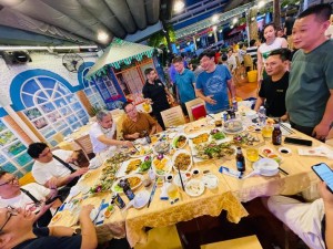 ベトナム　EMMA VIETNAM HO CHI MINH Audible Physics SAIGON サイゴン　カーオーディオ　コンテスト　技術セミナー DSPの使い方　ベトナム料理　シーフードレストラン　ホーチミン　オススメ